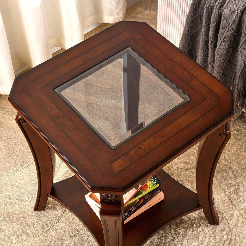 Mesa auxiliar cuadrada de alta gama con tablero de cristal templado, mesa auxiliar estilo granja con estante, mesa esquinera de salón con patas de madera tallada, 60.5 cm de altura, color cerezo CJZ-A1168-GT