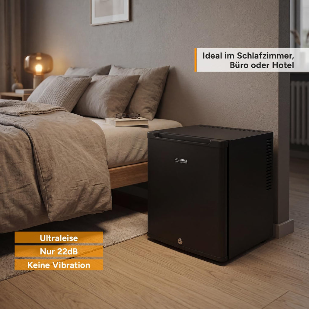 TZS First Austria - Mini Kühlschrank 30L komplett lautlos - Kleiner Minikühlschrank, wechselbarer Türanschlag & Innenbeleuchtung - Minibar für Camping, Büro, Schlafzimmer & Hotel - Mattschwarz
