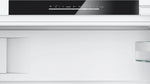 Siemens KU22LADD0, iQ500 Smarter Unterbau-Kühlschrank mit Gefrierfach, 82 x 60 cm Nische, 110 L, hyperFresh Schublade, Flaschenhalter, Sehr leise 35 dB, softClose Flachscharnier mit Softeinzug