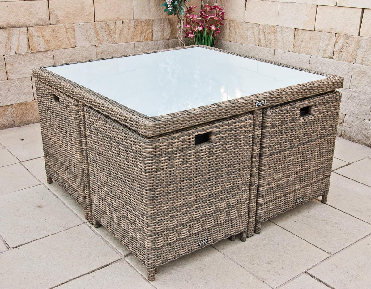 Ragnarök PolyRattan - DEUTSCHE Marke - EIGENE Produktion - 8 Jahre Garantie - Gartenmöbel Essgruppe Tisch 4 Stuhl Hocker 12 Polster Grau Rostfrei Aluminium Natur Dining Würfel Glas