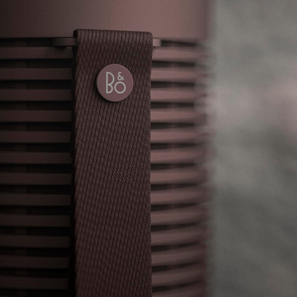Bang & Olufsen Beosound Explore – Altavoz Bluetooth inalámbrico portátil para exteriores, hogar y viajes, 27 horas de autonomía, resistente al agua, sonido 360° + cable de carga USB-C – Negro antracita