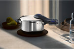 WMF Perfect Plus Juego de ollas a presión, inducción, 2 piezas, olla a presión de 6,5 l + 3 l, señal de cocción grande, 2 niveles de cocción, mango de tapa extraíble, regulador de cocción con una sola mano, acero inoxidable Cromargan pulido