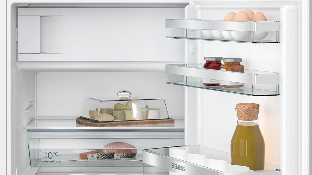 Siemens KU22LADD0, iQ500 Smarter Unterbau-Kühlschrank mit Gefrierfach, 82 x 60 cm Nische, 110 L, hyperFresh Schublade, Flaschenhalter, Sehr leise 35 dB, softClose Flachscharnier mit Softeinzug