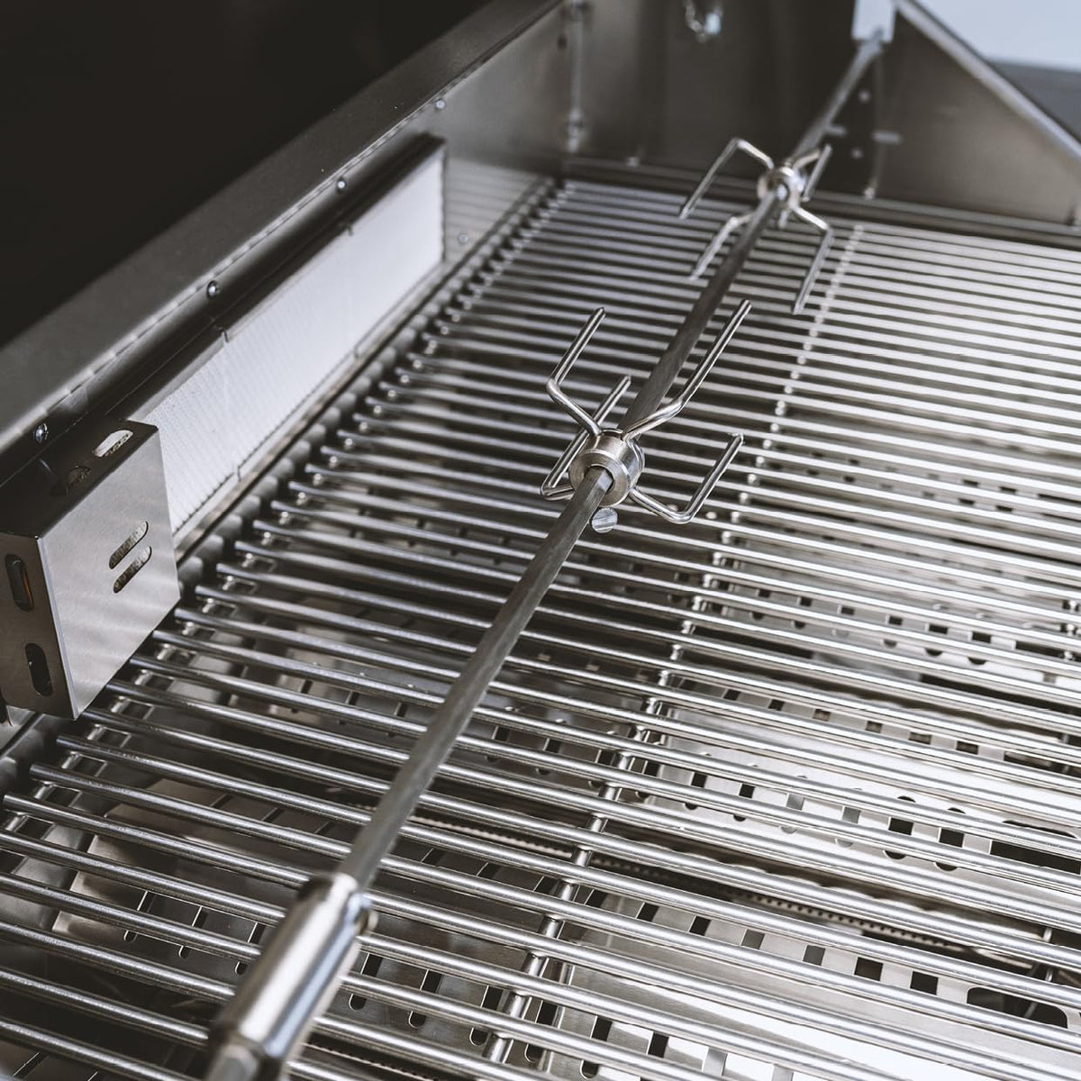 Cocina exterior GORILLER® BLACKBACK L3, parrilla de gas con refrigerador doble, fregadero, superficie de trabajo adicional y espacio de almacenamiento, acero inoxidable, negro