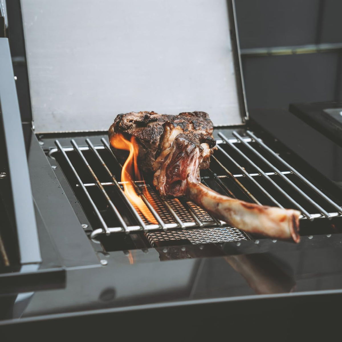 Cocina exterior GORILLER® BLACKBACK L3, parrilla de gas con refrigerador doble, fregadero, superficie de trabajo adicional y espacio de almacenamiento, acero inoxidable, negro