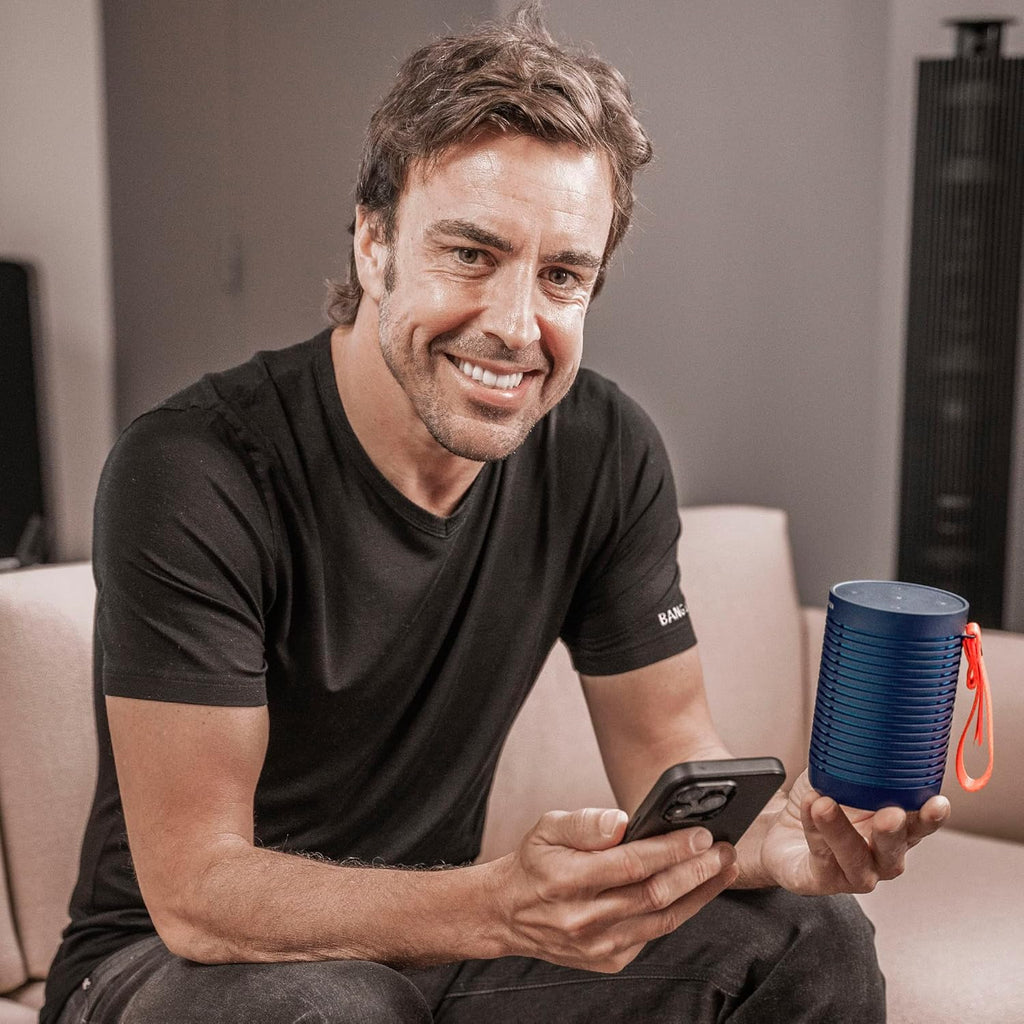 Bang & Olufsen Beosound Explore – Altavoz Bluetooth inalámbrico portátil para exteriores, hogar y viajes, 27 horas de autonomía, resistente al agua, sonido 360° + cable de carga USB-C – Negro antracita