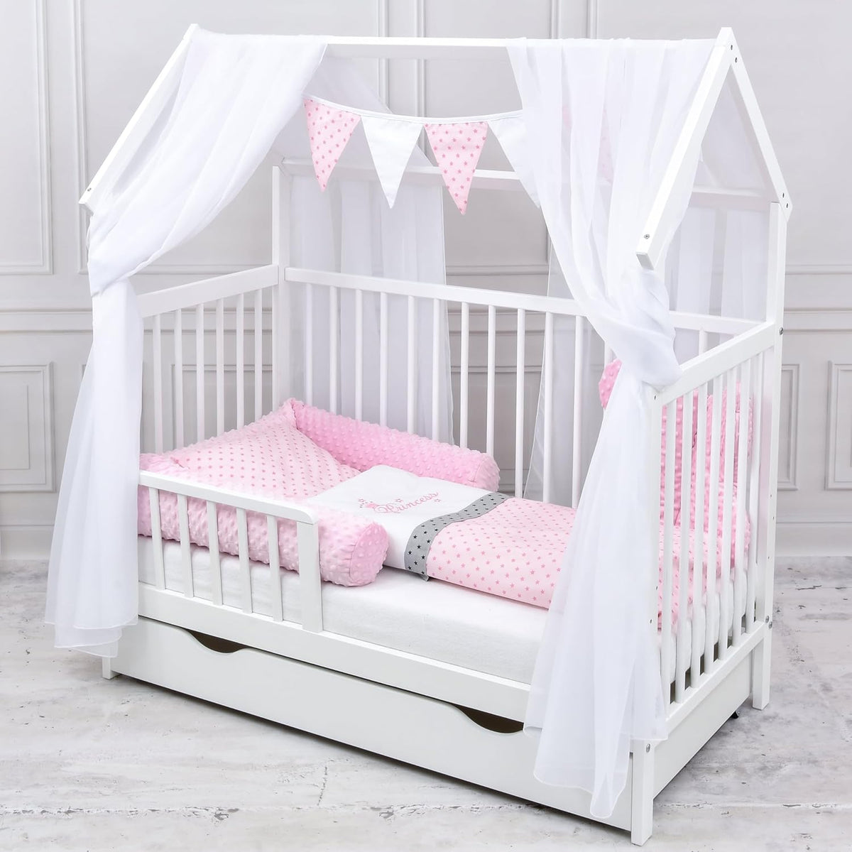 Set completo de cuna Baby Delux, cama casita de 60x120 cm, color blanco, con cajón, barrera anticaídas, colchón, ropa de cama y set de decoración (Prince Stars)