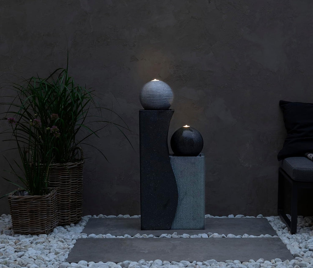 Fuente de jardín Dehner Ying Yang con iluminación LED, aprox. 94 x 41,5 x 24 cm, poliresina, gris