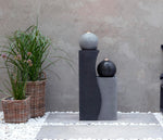 Fuente de jardín Dehner Ying Yang con iluminación LED, aprox. 94 x 41,5 x 24 cm, poliresina, gris