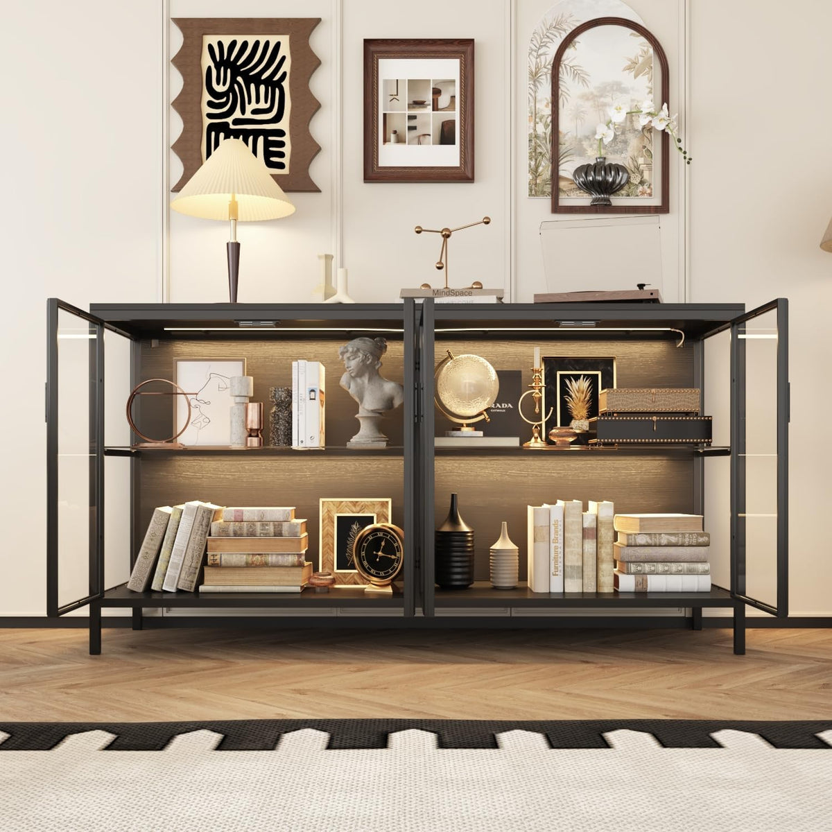 Caldion Modernes Glasvitrine mit LED-Beleuchtung,140×40×75cm,Vitrinenschrank aus gehärtetem Glas und MDF,Eisen, Glasschrank mit 3-Farbiger Beleuchtung, für Wohnzimmer,Büro